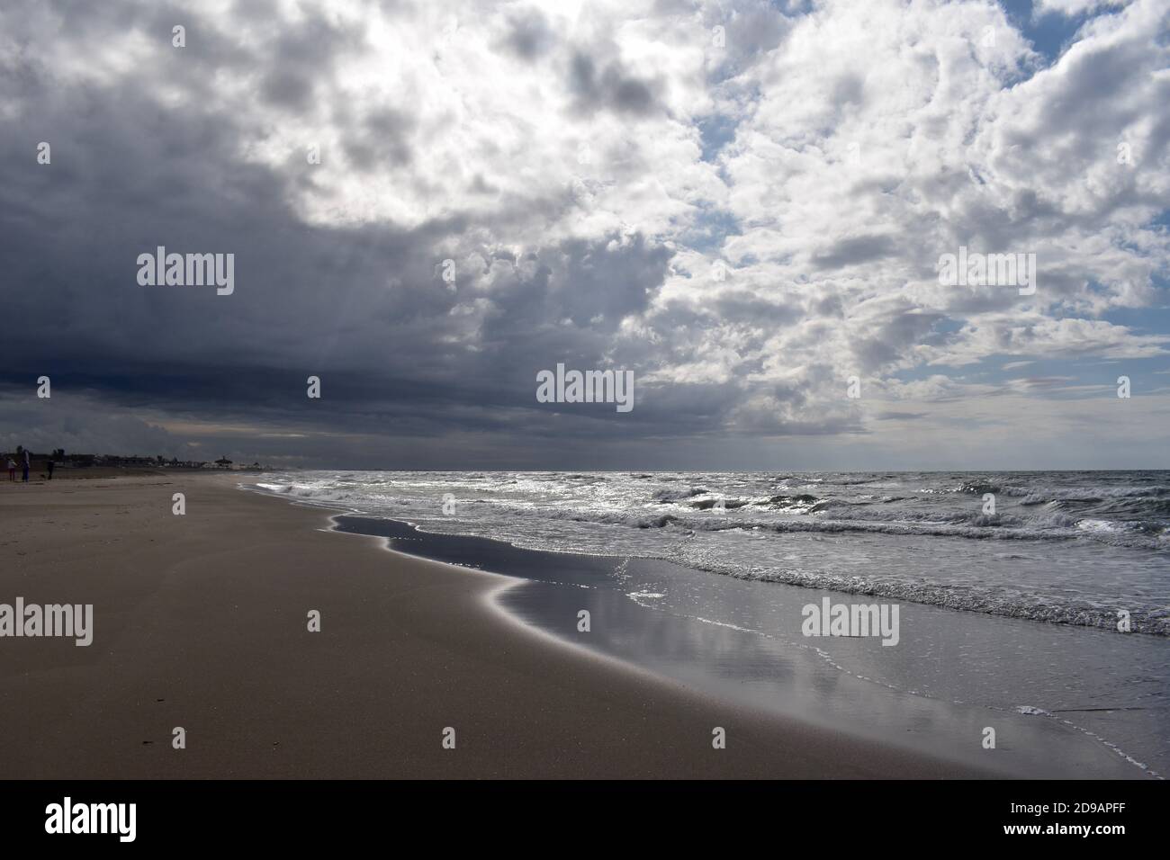 Während eines Sturms an der Küste bei Rom, Italien Stockfoto