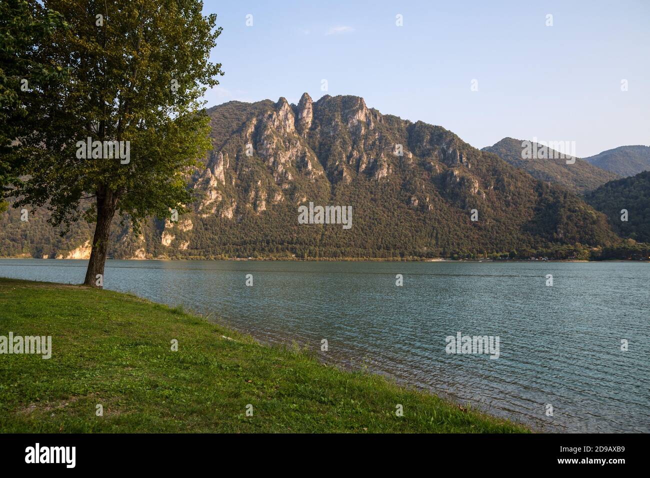Blick auf den Idrosee, Provinz Brescia, Italien. Stockfoto