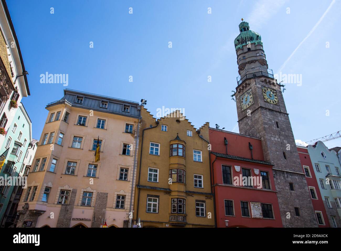 INNSBRUCK, ÖSTERREICH, 9. SEPTEMBER 2020 - Typische und malerische Gebäude der Stadt Innsbruck, Tirol, Österreich. Stockfoto