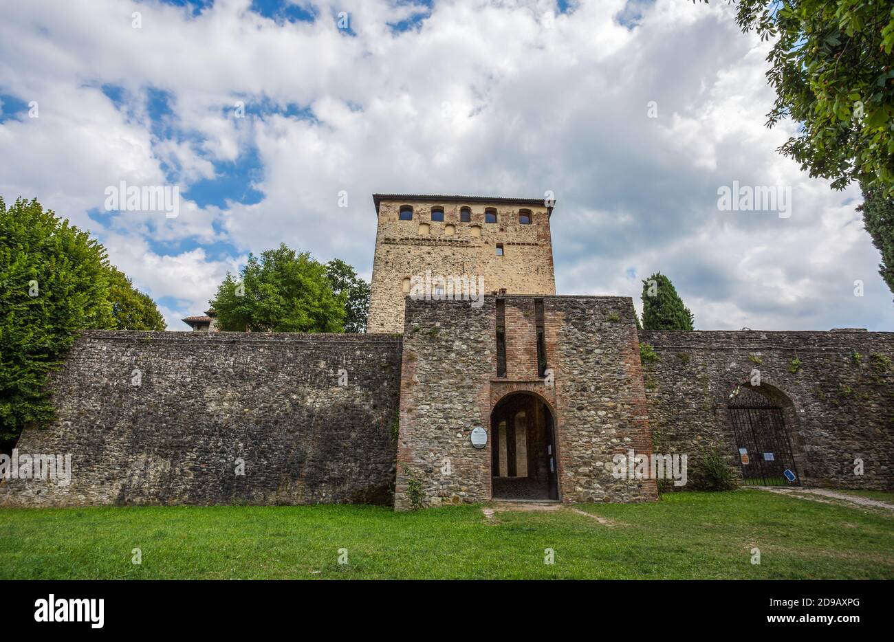 BOBBIO, ITALIEN, 20. AUGUST 2020 - Burg Malaspina in Bobbio, Provinz Piacenza, Emilia Romagna, Italien. Stockfoto