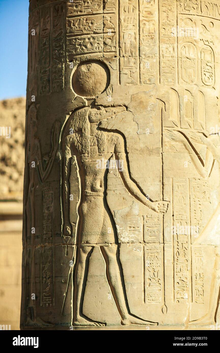 Hieroglyphen am Tempel von Sobek und Haroeris in Kom Ombo, Ägypten Stockfoto