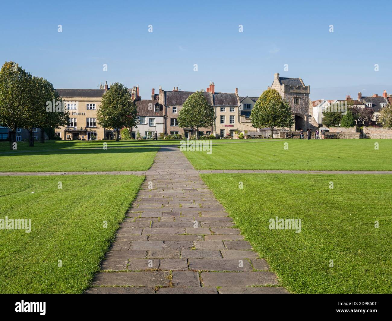 Cathedral Green in der Stadt Wells, Somerset, England. Stockfoto