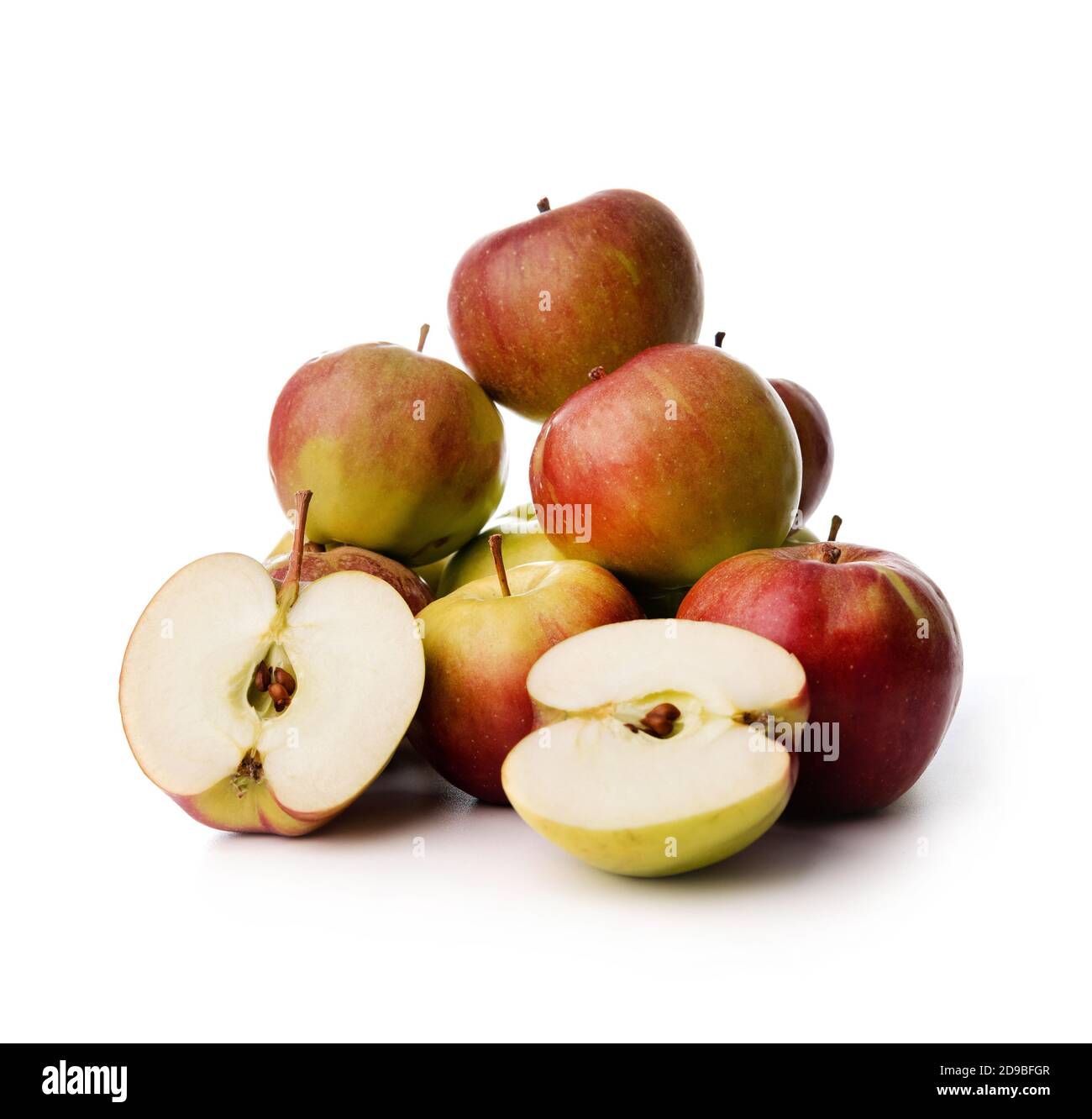Haufen von roten Äpfeln isoliert auf weißem Hintergrund. Querschnitt Stockfoto