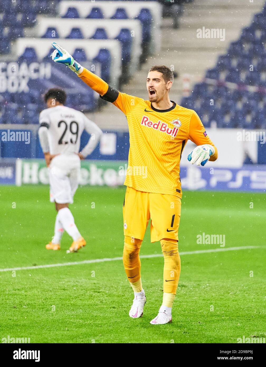 Cican Stankovic, FC Salzburg Nr.1 im Spiel FC SALZBURG - FC BAYERN MÜNCHEN 2-6 Fußball UEFA Champions League Gruppenphase in der Saison 2020/2021 in Salzburg, Österreich, 3. November 2020. © Peter Schatz / Alamy Live News wichtig: Nationale und internationale Nachrichtenagenturen OUT nur zur redaktionellen Verwendung Stockfoto