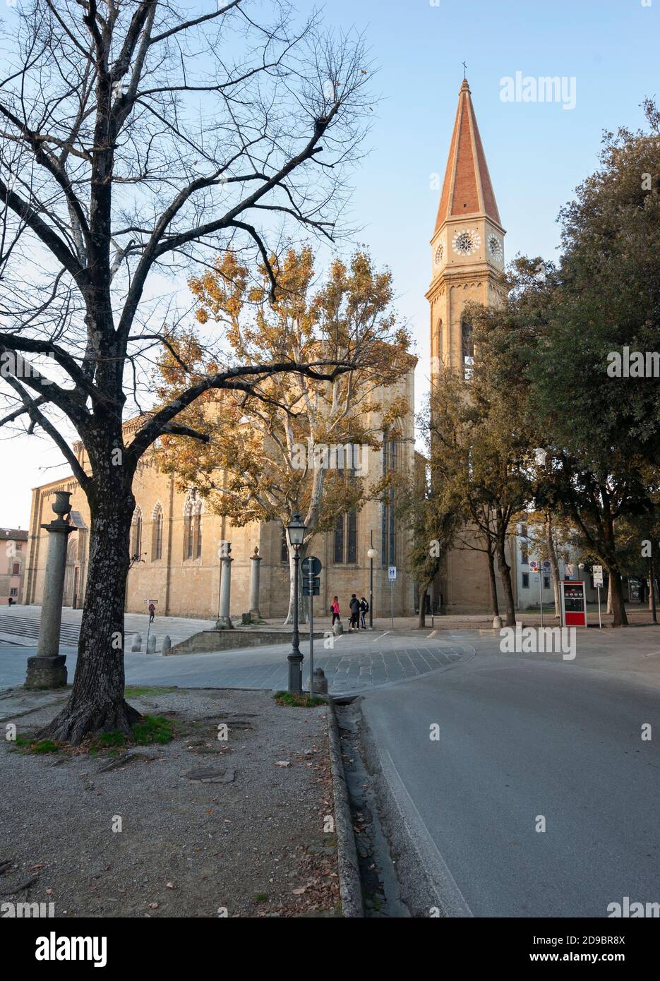 Arezzo, Italien - 2020, 30. Oktober: Die Kathedrale von Saint Donatus, in einem späten Herbstnachmittag. Stockfoto