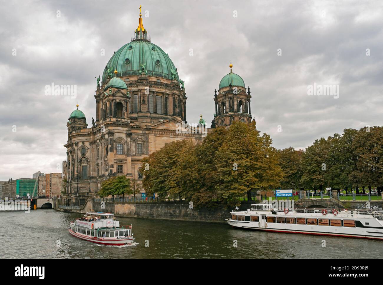 Spree mit museumsinsel -Fotos und -Bildmaterial in hoher Auflösung – Alamy