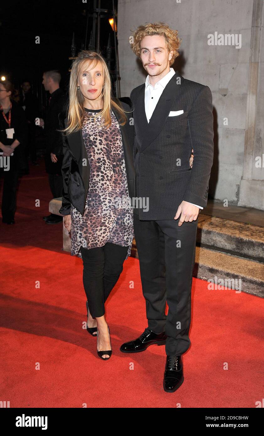 Sam Taylor Wood und Aaron Johnson nehmen an den 55. BFI London Film Festival Awards im LSO St Lukes in London Teil. 26. Oktober 2011 © Paul Treadway Stockfoto