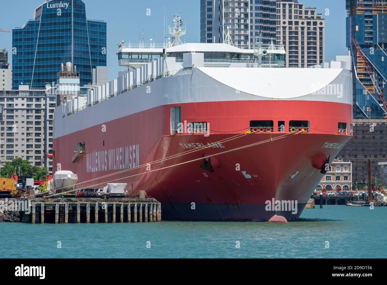 AUCKLAND, NEUSEELAND - 08. Nov 2019: Auckland / Neuseeland - 7. November 2019: Blick auf Wallenius Wilhelmsen RoRo Schiff im Hafen von Auckland Stockfoto