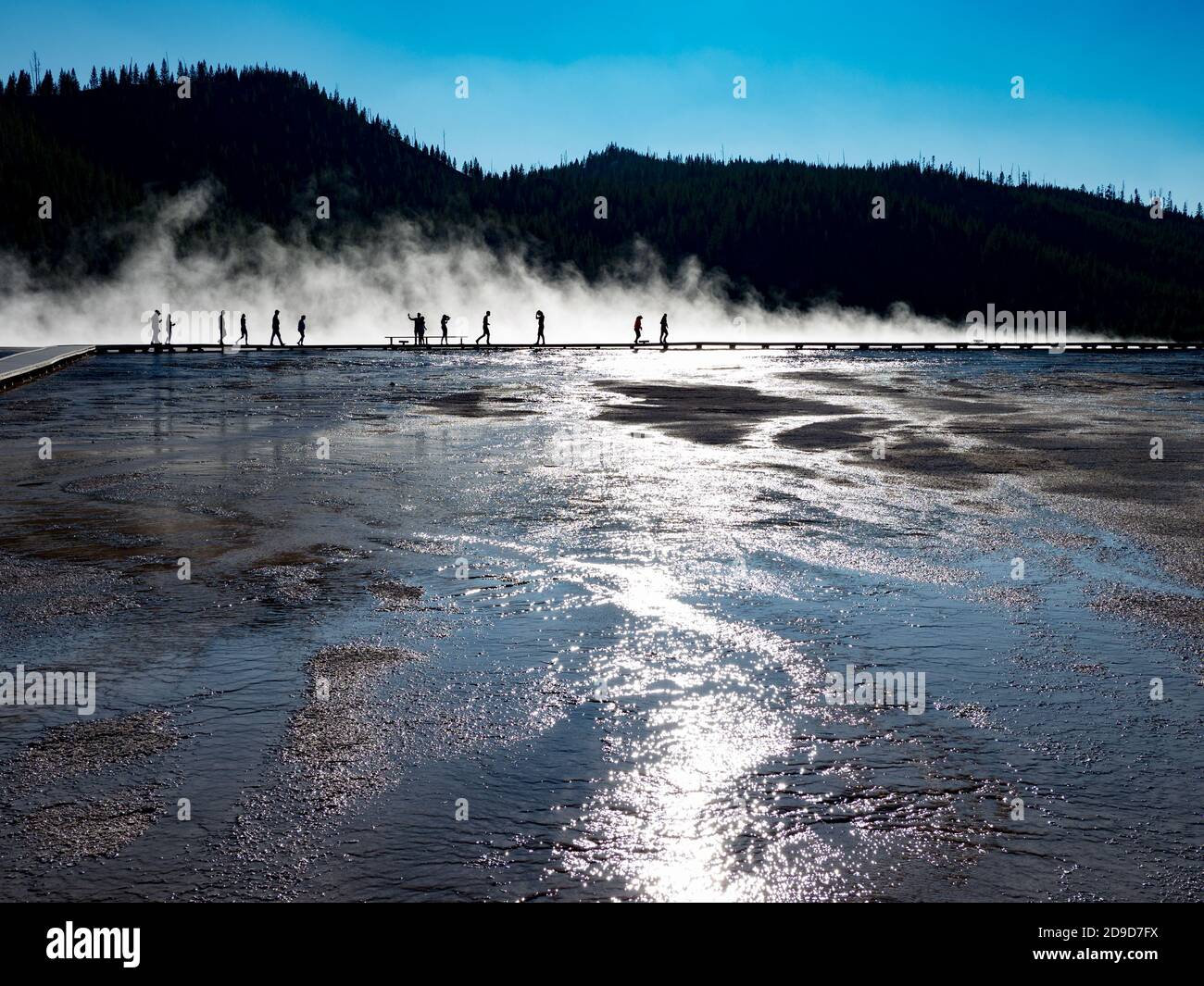 Grand Prismatic Spring, die größte heiße Quelle der USA und eine geothermische Attraktion im Yellowstone National Park, USA Stockfoto