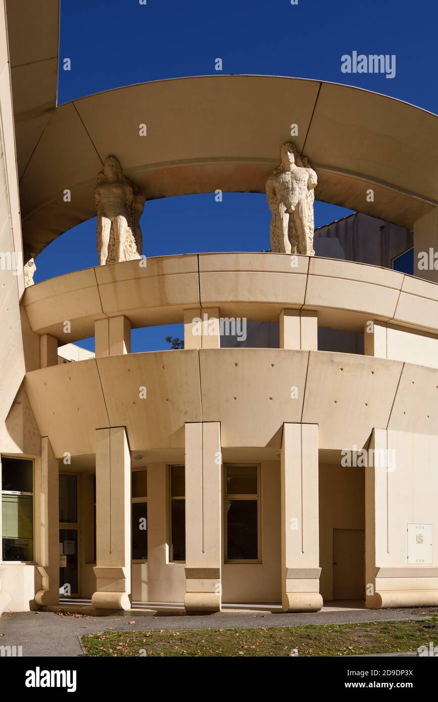 Neo-Classical Archives Building (1996) Digne-les-Bains Frankreich basiert auf Caryatid Porch Des Erechtheion oder Erechteum Tempels Athen Griechenland Stockfoto