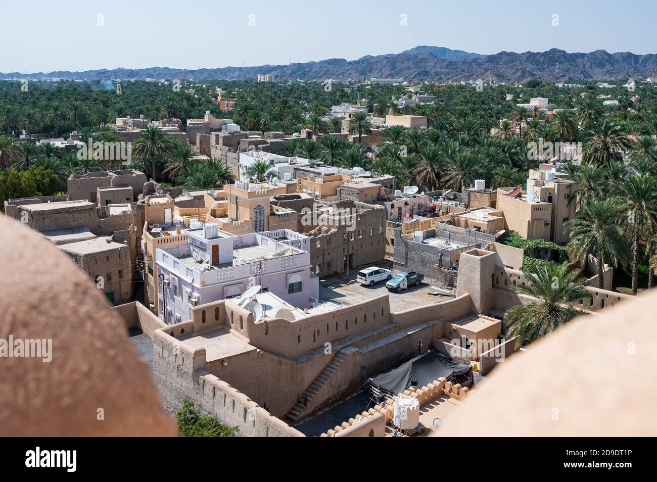 Sultanat Oman: Nizwa, die ehemalige Hauptstadt, mit ihrer militärischen Festung und ihrem Souk Stockfoto