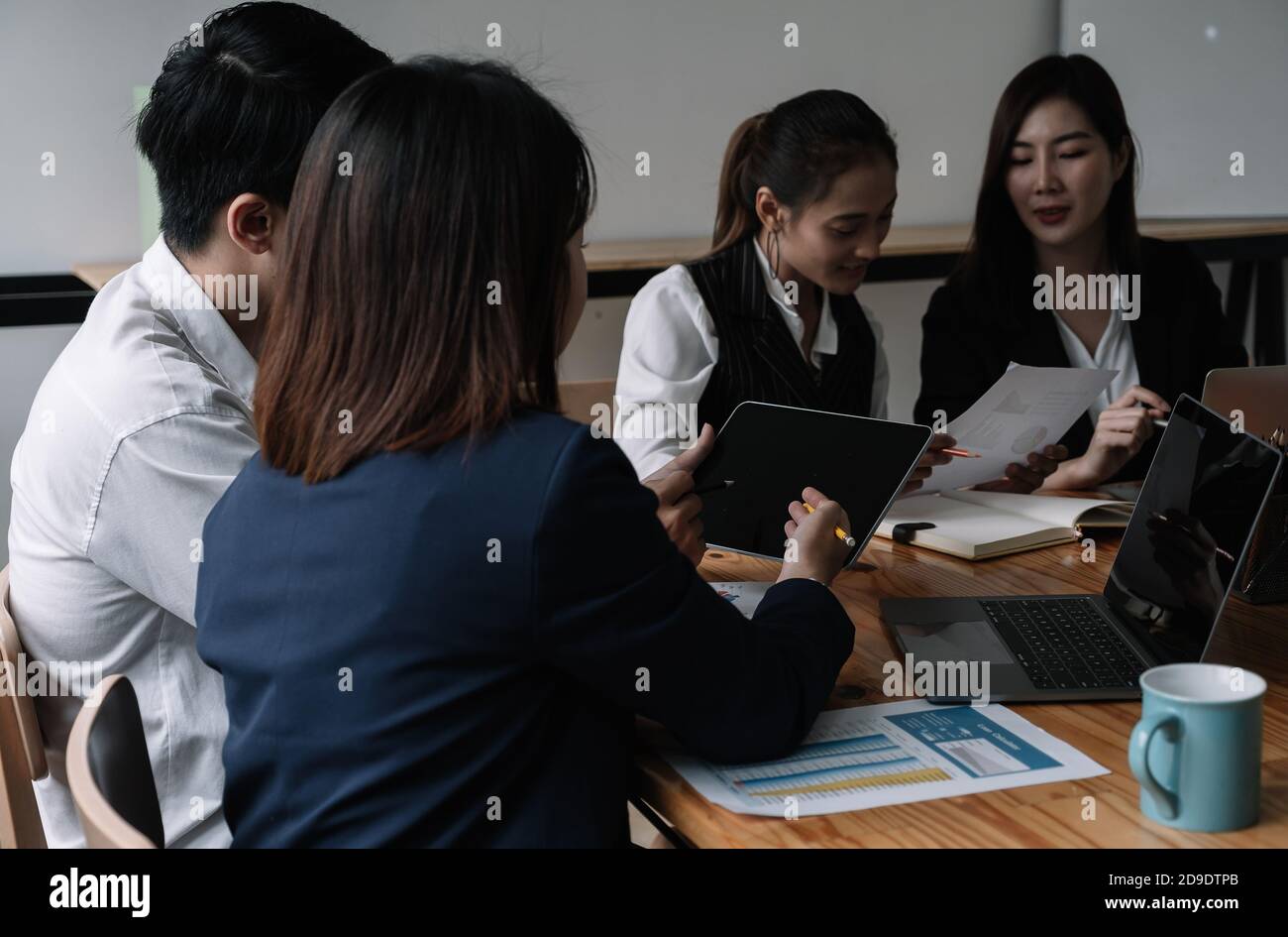 Young of Business People Meeting Konferenz Diskussion Unternehmenskonzept Stockfoto