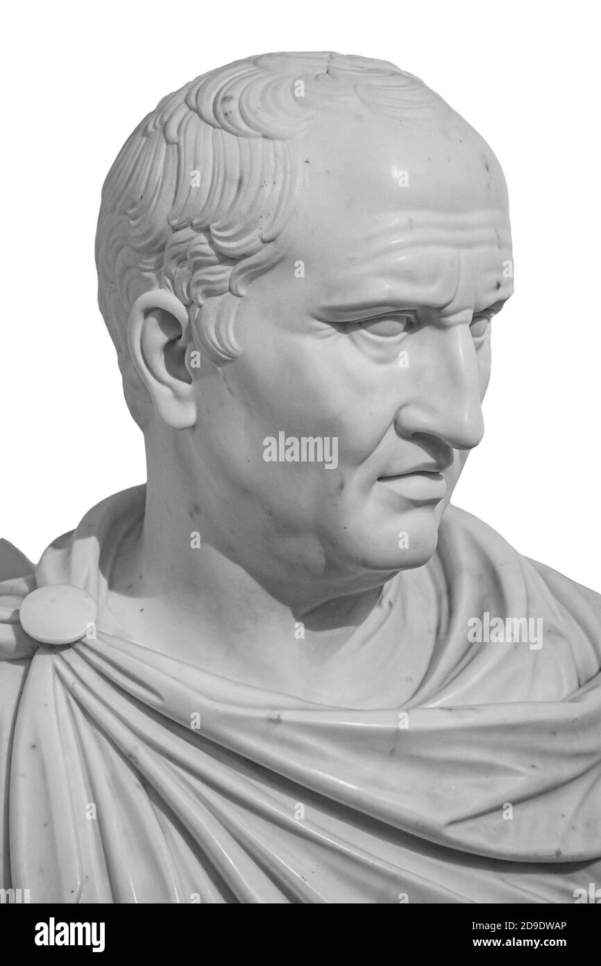 Cicero, der größte antike römische Redner, Marmorstatue vor Rom Alter Justizpalast, aus dem 19. Jahrhundert (isoliert auf weißem Hintergrund) Stockfoto