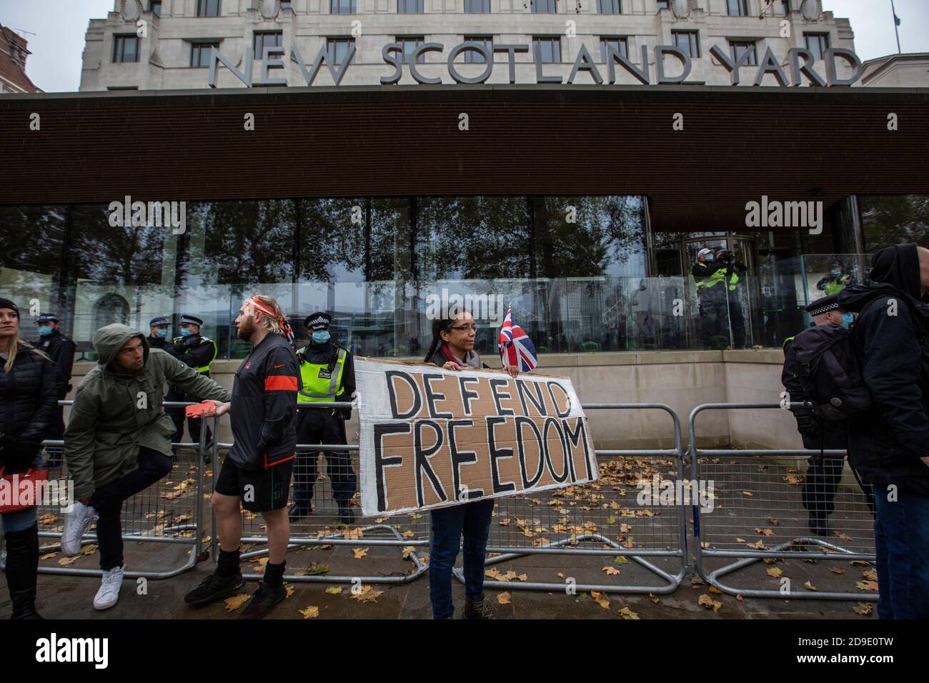 Anti-Lockdown-Protest gegen die jüngste Blockierung der Coronavirus-Pandemie durch die britische Regierung, um die Ausbreitung des Virus zu verlangsamen. Stockfoto