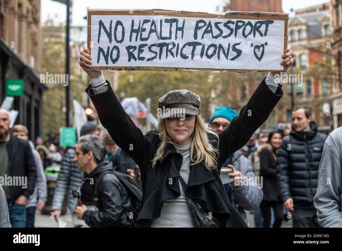 Anti-Lockdown-Protest gegen die jüngste Blockierung der Coronavirus-Pandemie durch die britische Regierung, um die Ausbreitung des Virus zu verlangsamen. Stockfoto