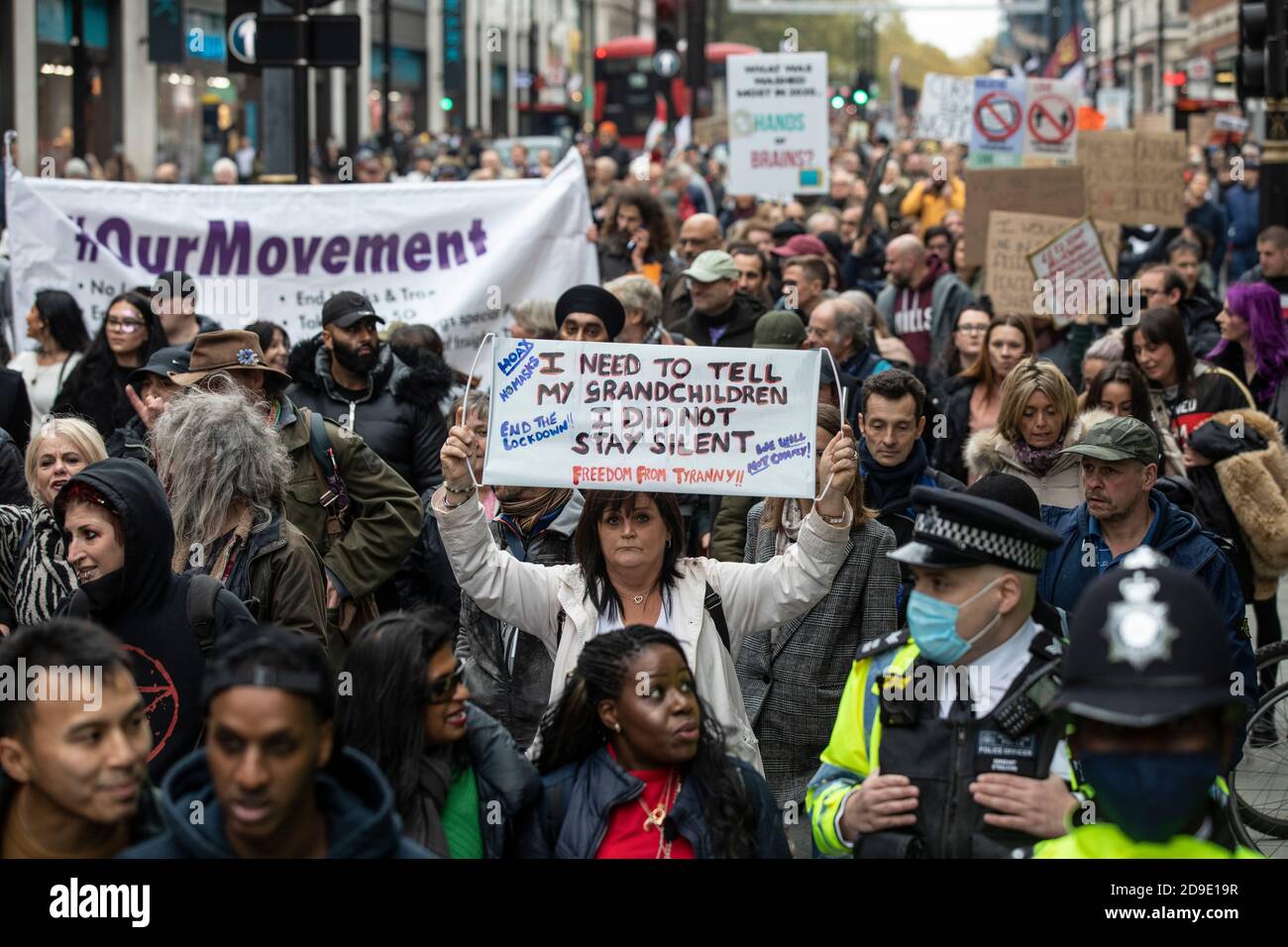 Anti-Lockdown-Protest gegen die jüngste Blockierung der Coronavirus-Pandemie durch die britische Regierung, um die Ausbreitung des Virus zu verlangsamen. Stockfoto