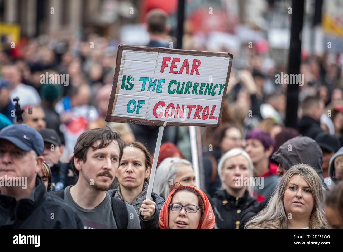 Anti-Lockdown-Protest gegen die jüngste Blockierung der Coronavirus-Pandemie durch die britische Regierung, um die Ausbreitung des Virus zu verlangsamen. Stockfoto