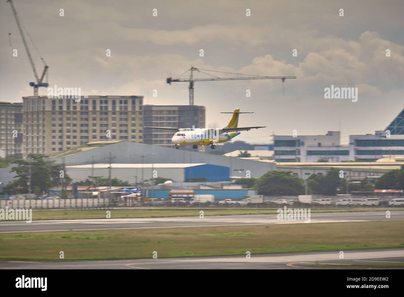 Manila, Philippinen - 03. Feb 2020: Flugzeug cebu pacific Air und auf der Landebahn Stockfoto