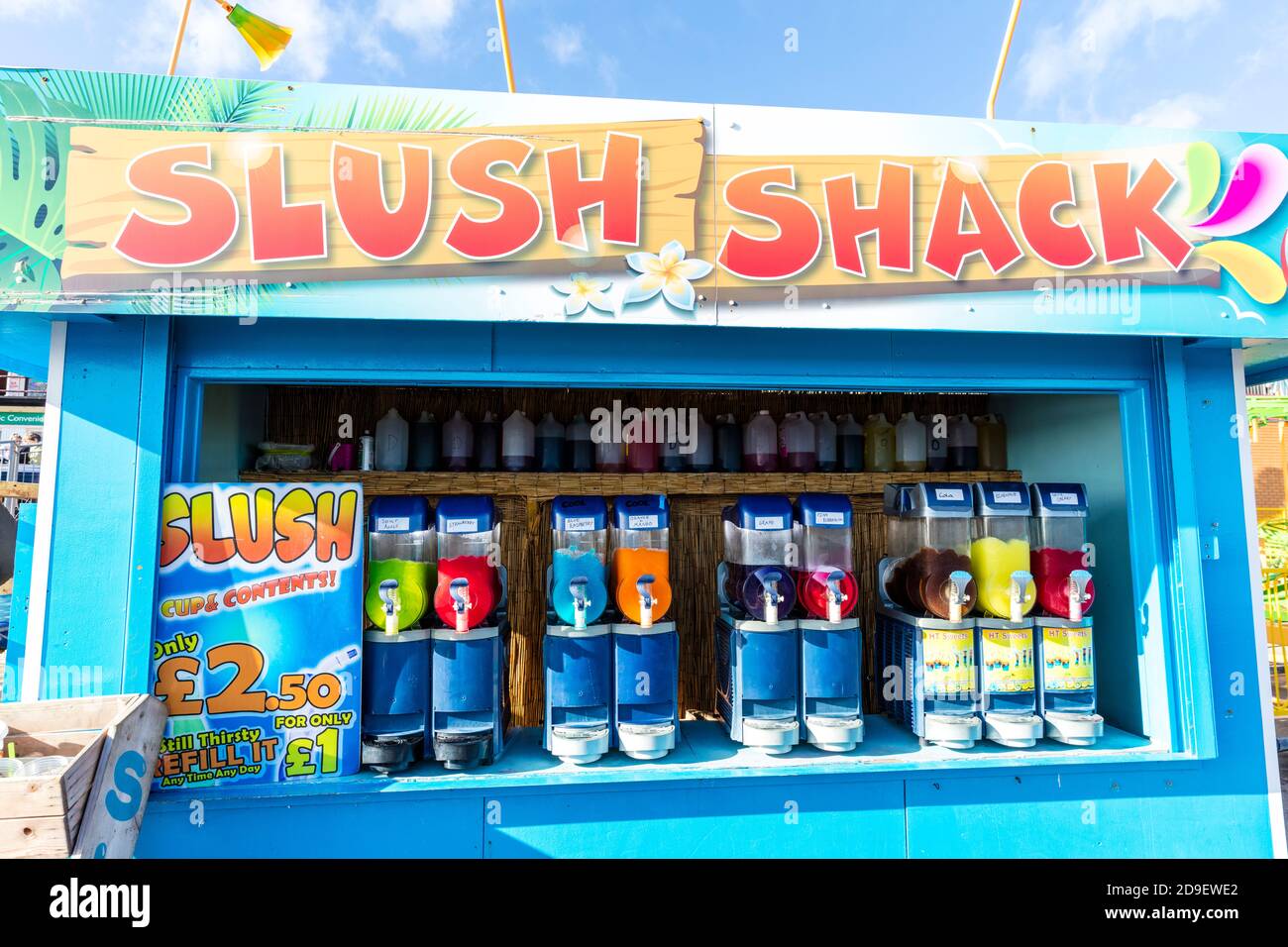 Slush Drink, Slush Drinks, Slush Welpen, Slush Shack Getränke, gefrorene Getränke, Eisgetränk, Eisgetränk, Kaltgetränk, Bridlington, Yorkshire, UK, England, Stockfoto