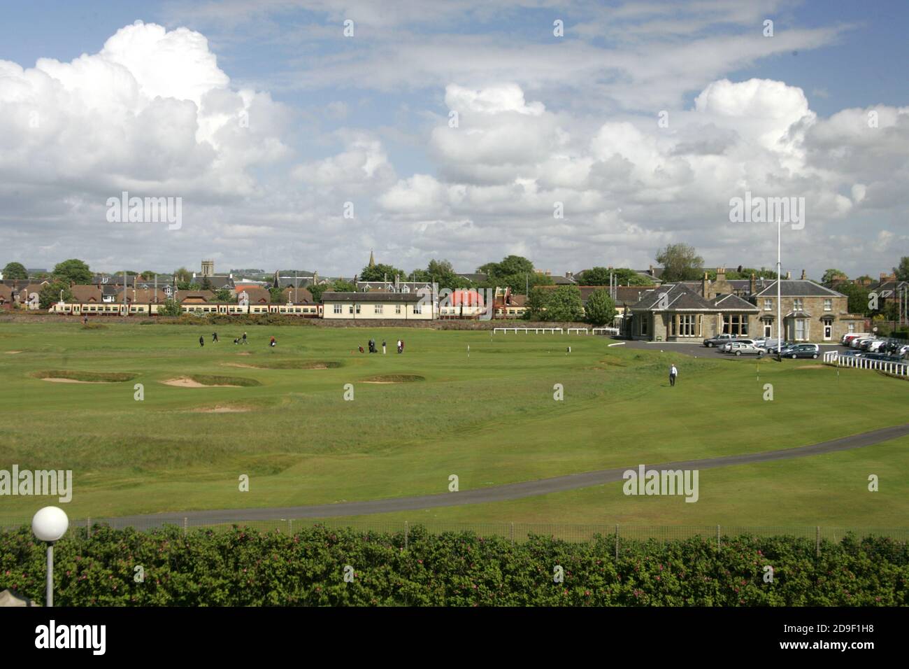 Prestwick, Ayrshire, Schottland, Großbritannien Prestwick Old Course, auf dem die erste Open Golf Championship am 17. Oktober 1860 stattfand. Eine erhöhte Ansicht des Kurses vom Malcolm Sargent House Stockfoto