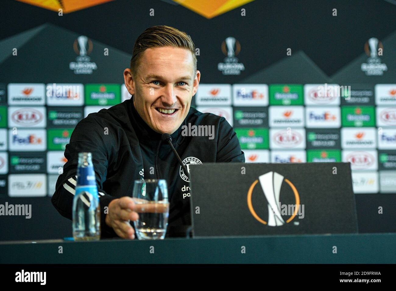 ROTTERDAM, NIEDERLANDE - NOVEMBER 05: {caption} während einer Pressekonferenz vor dem UEFA Europa League Spiel zwischen Feyenoord und CSKA Moskau am 22. Oktober 2020 in Rotterdam, Niederlande (Foto: Yannick Verhoeven/Orange Pictures) Stockfoto