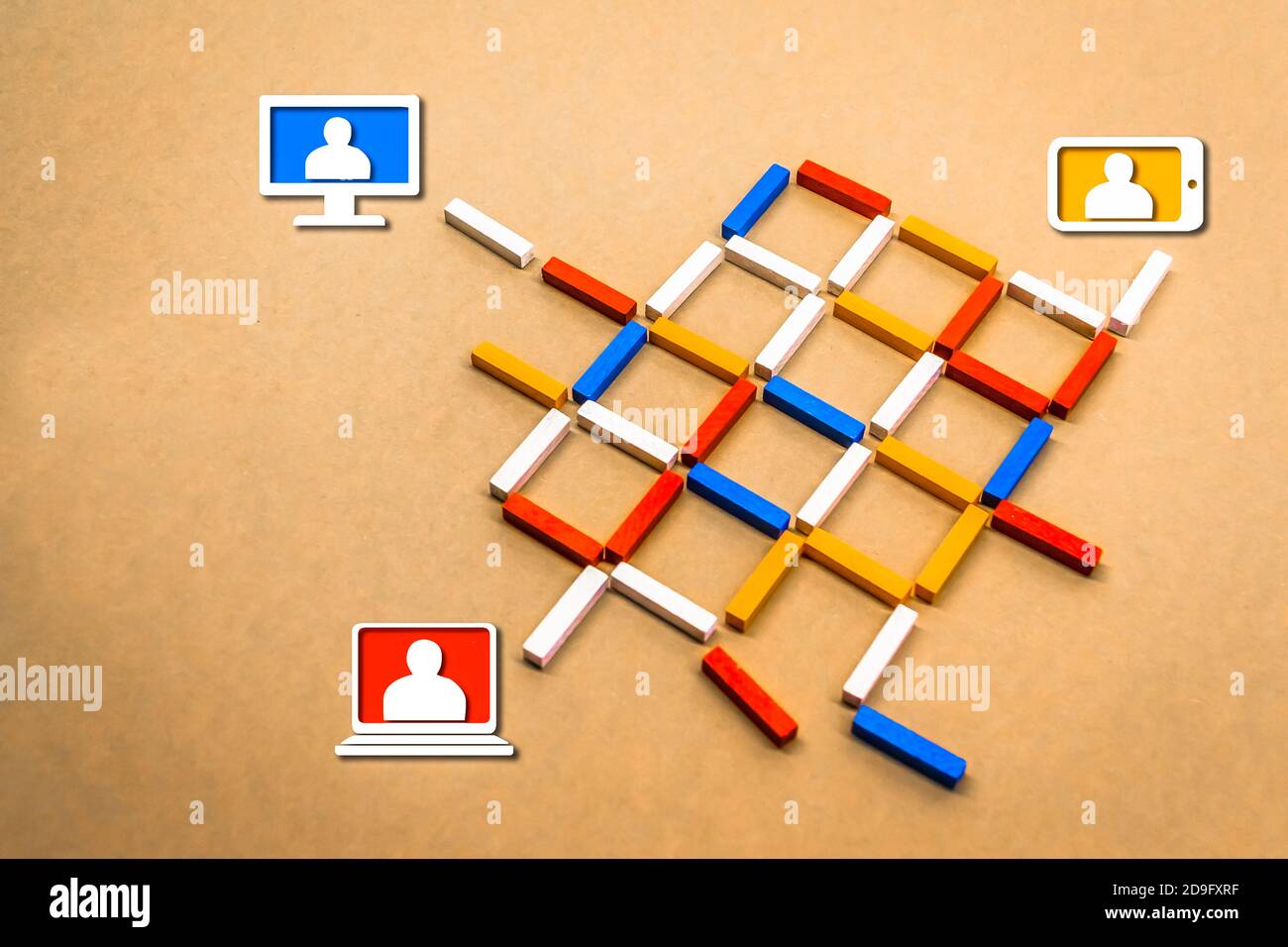 Schematisches Bild eines Computernetzwerks mit Symbolen, die den darstellen Teilnehmer an einer Telefonkonferenz Stockfoto