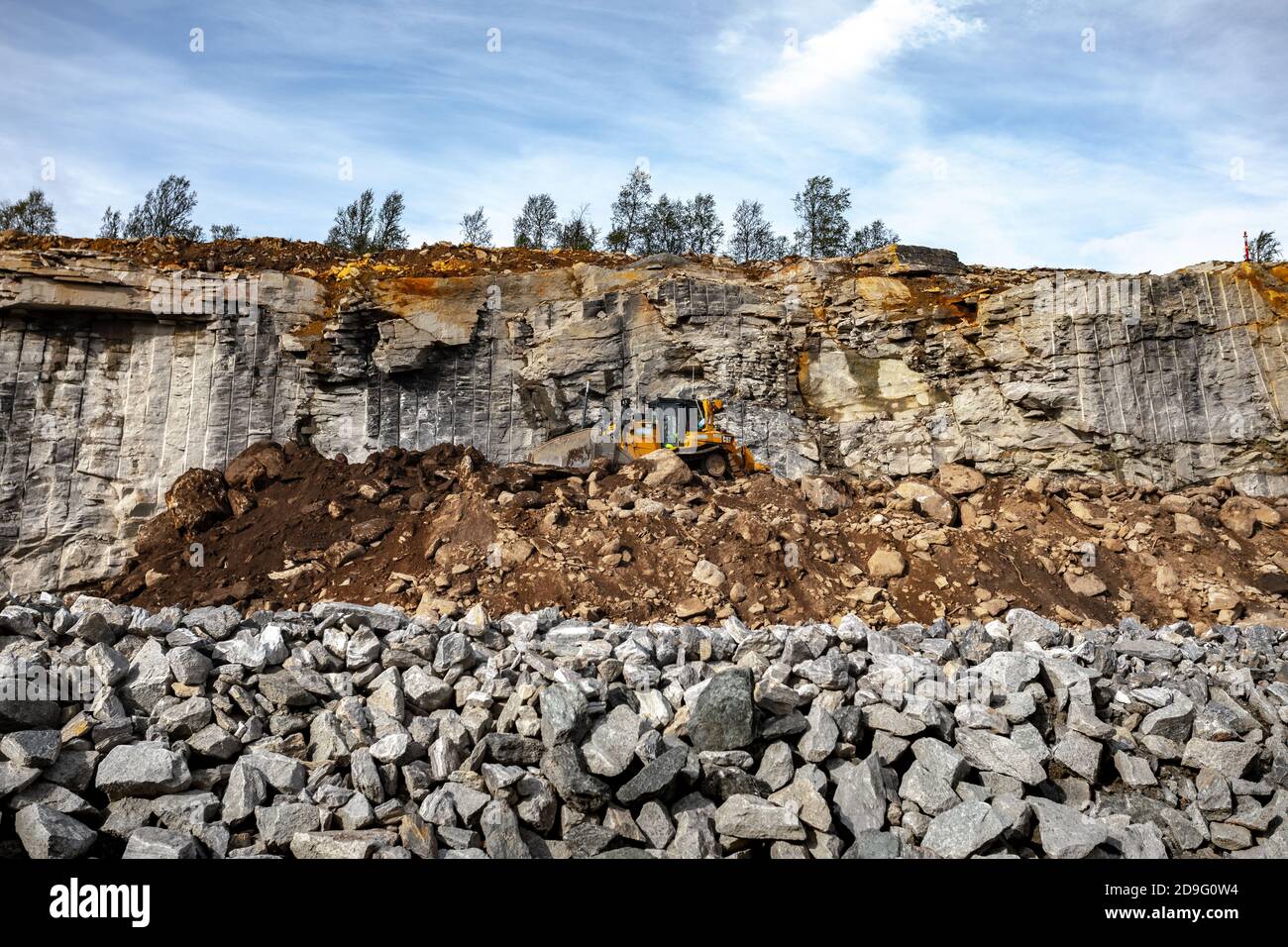 KATZENBAGGER auf einem Gesteinsstapel in Norwegen Stockfoto