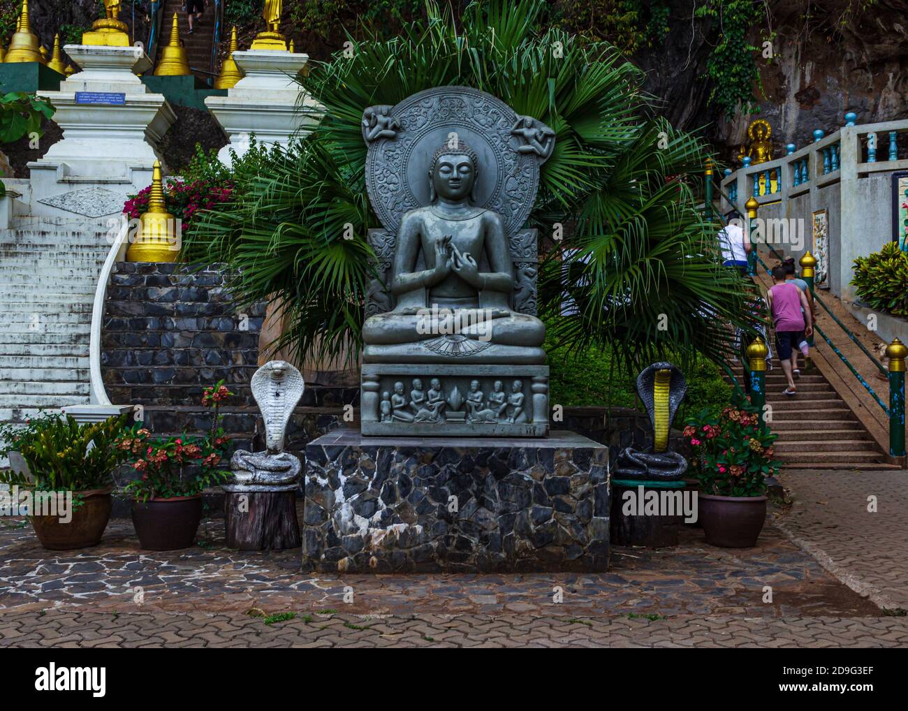 Tiger Tempel Krabi Stockfotos Und Bilder Kaufen Alamy