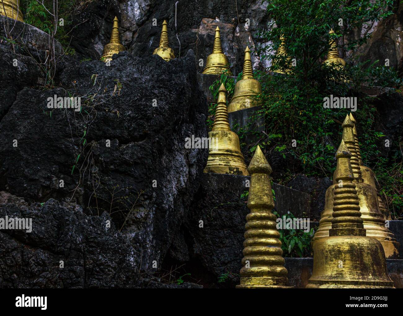 Tiger Tempel Krabi Stockfotos Und Bilder Kaufen Alamy