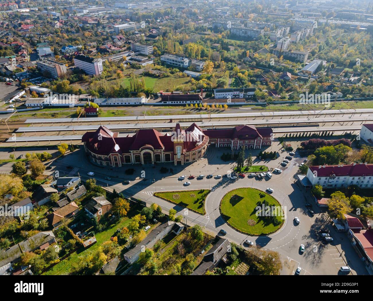 Drohne Luftaufnahme in der Stadt auf dem Bahnhof Uzhgorod In Zakarpattya UKRAINE Stockfoto