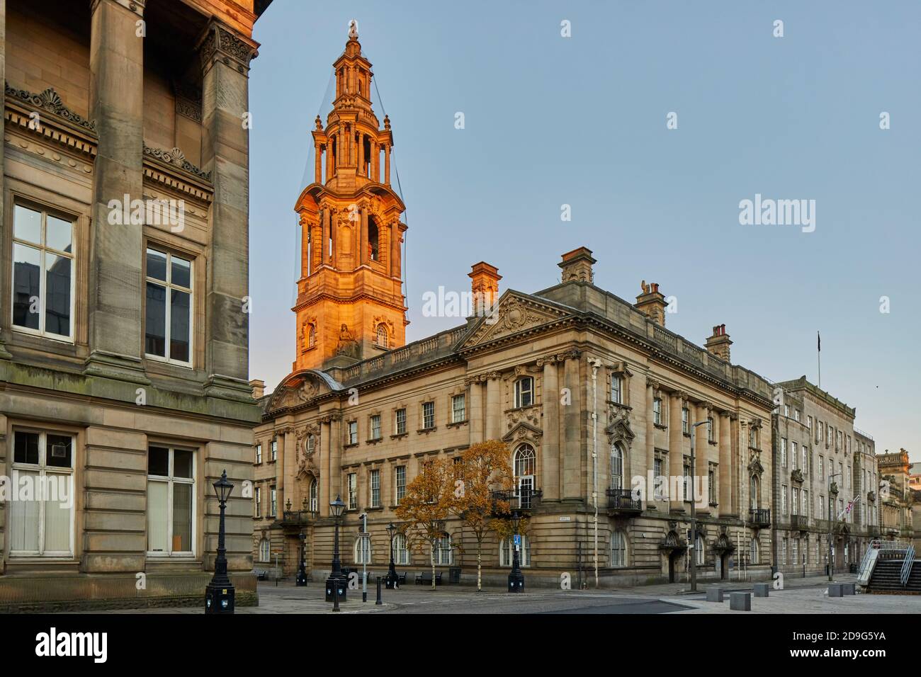 Herbst im Stadtzentrum von Preston alten Crown Courts Stockfoto