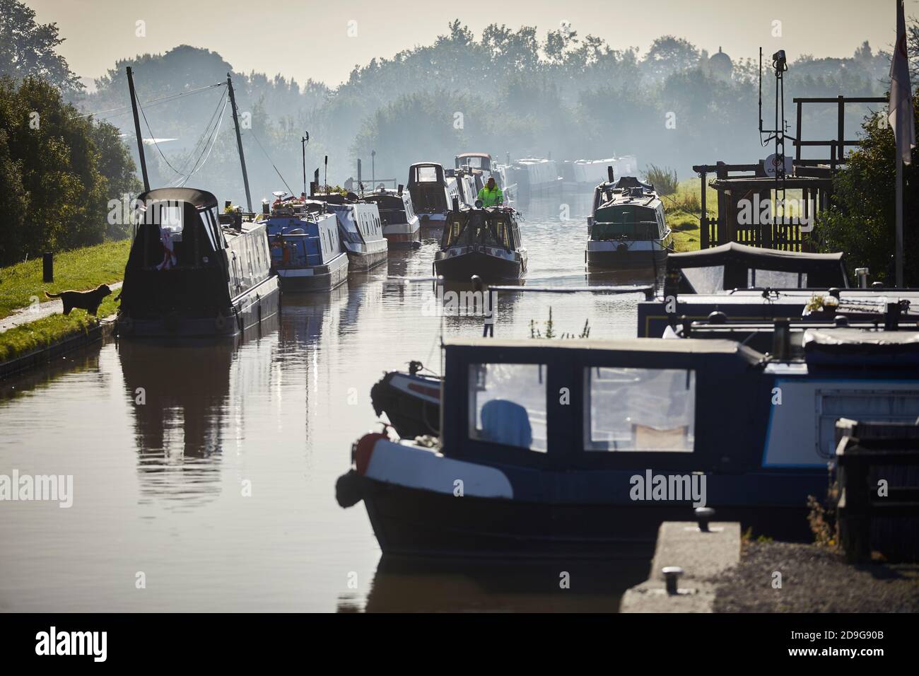 Geschäftige Morgen in Nantwich Canal Center Cheshire Marina auf Shropshire Union-Kanal Stockfoto