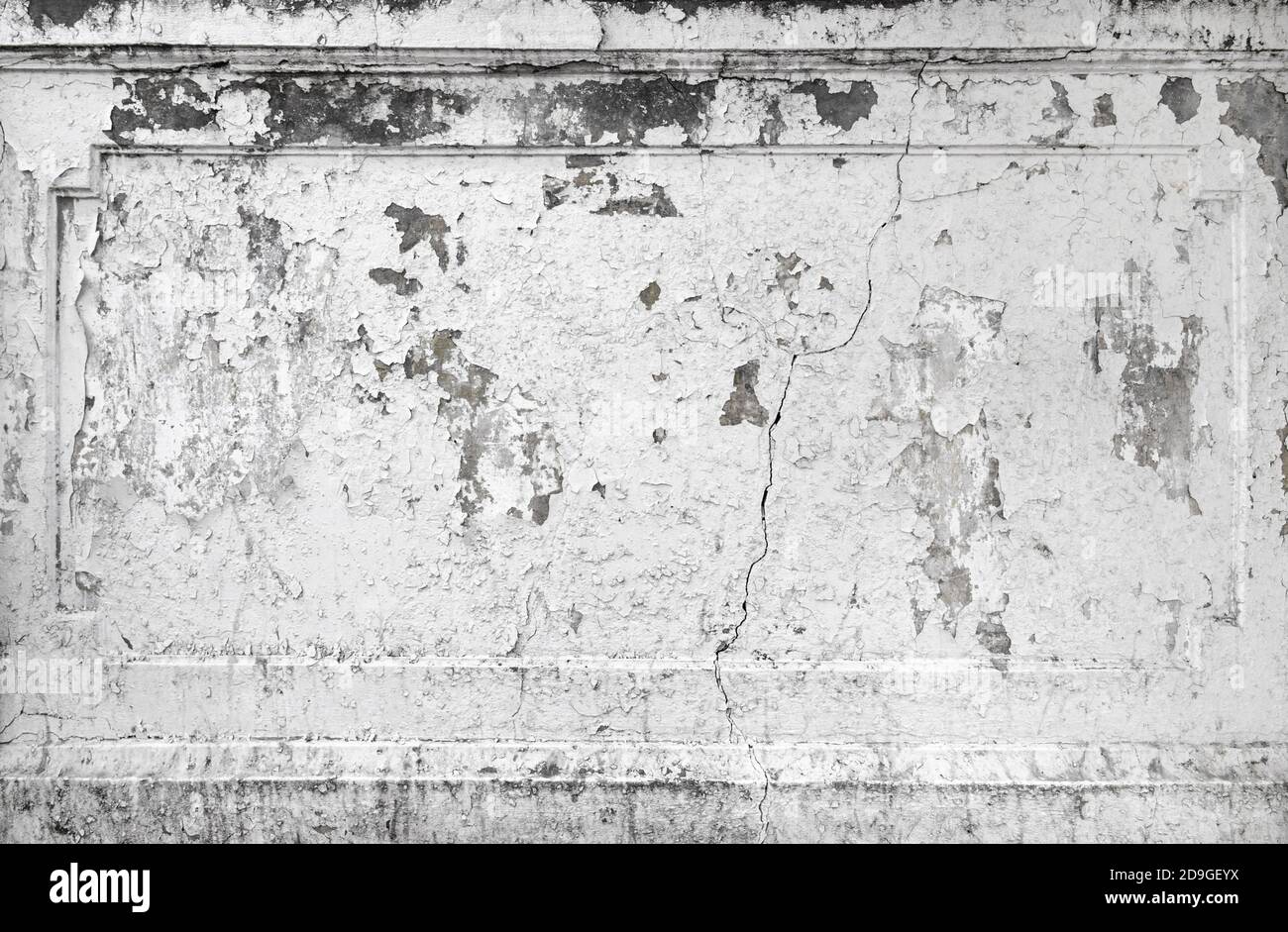 Rissige Betonputz Wand Hintergrund. Verzweifelte, grungige Textur Stockfoto