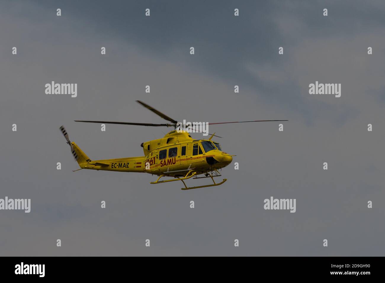 MADRID, SPANIEN - 21. Mai 2016: Helicoptero del servicio de ayuda Medica urgente de las islas Baleares (SAMU) Stockfoto