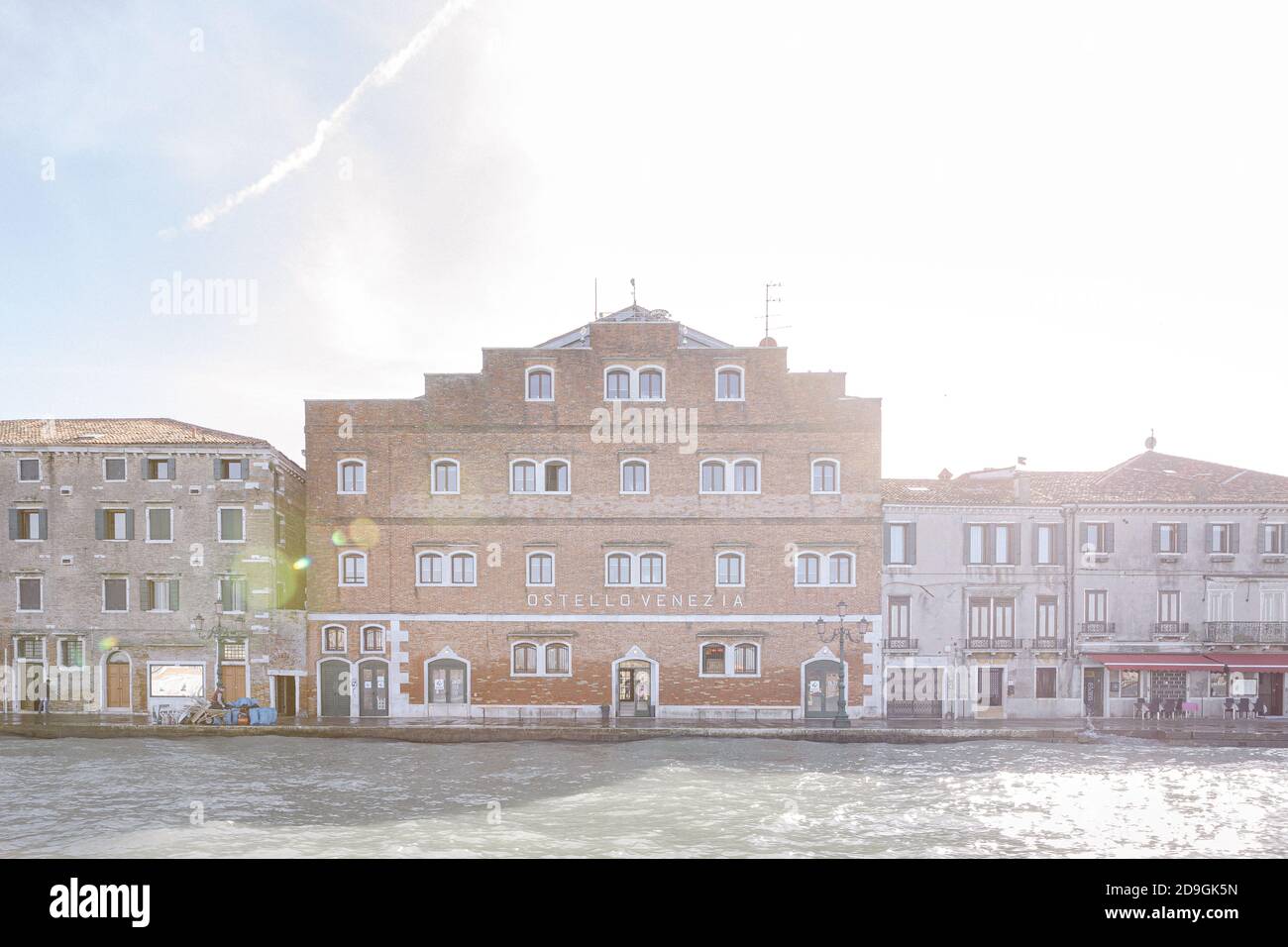 Backsteinmauern modernes Gebäude in Venedig, Hostel auf der Insel Giudecca Stockfoto