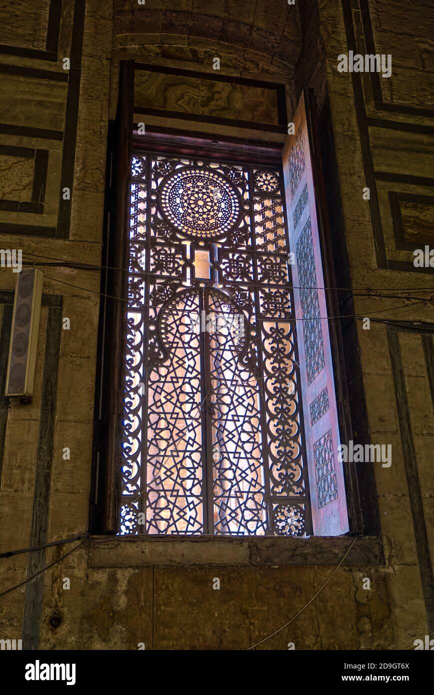 Wie bei vielen der Erfindungen der Araber, die mashrabiyyas wurden mit vielen Details im Auge gebaut. Die Maschrabiyya bietet den Schatten und den Schutz vor Stockfoto