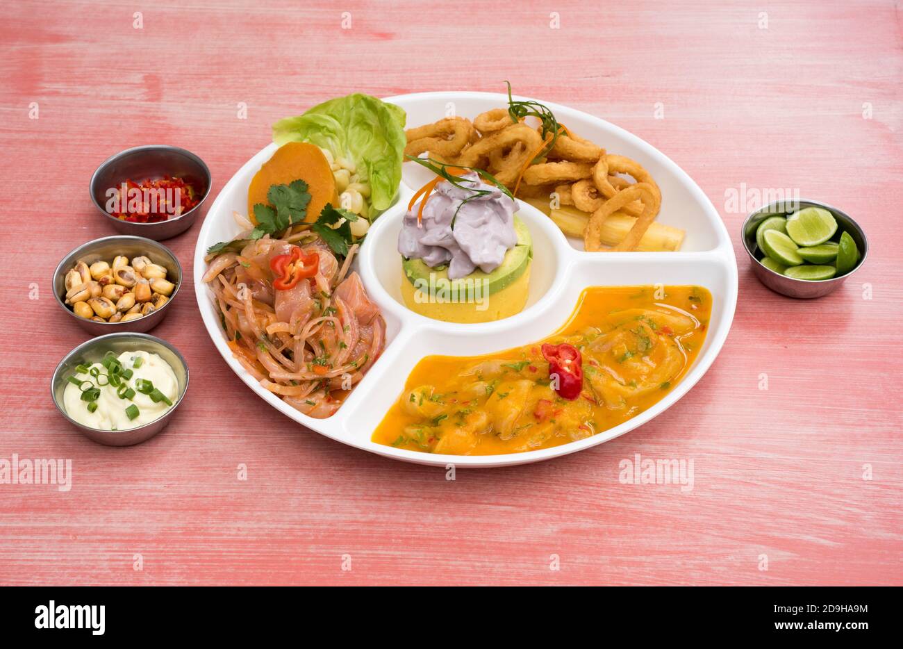 Meeresfrüchte Ceviche, typisches Gericht aus Peru, frisch Stockfoto