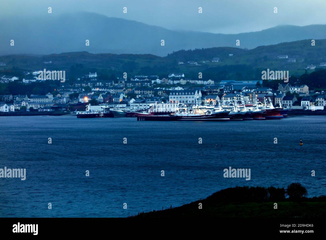 Killybegs Village and Fishing Boat Harbor, County Donegal, Republik Irland, Europa. Stockfoto