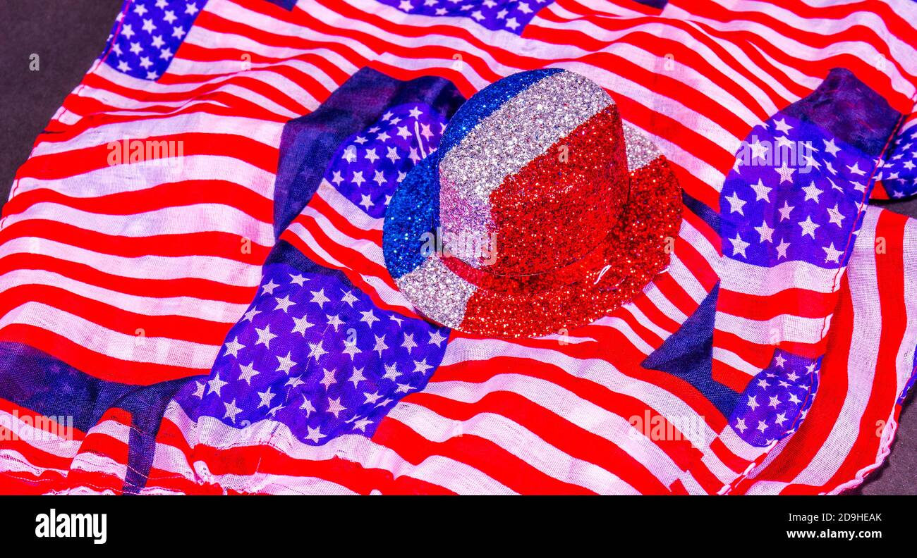 Patriotische Partei Bevorzugen Top-Hut Auf American Flag Schal Stockfoto
