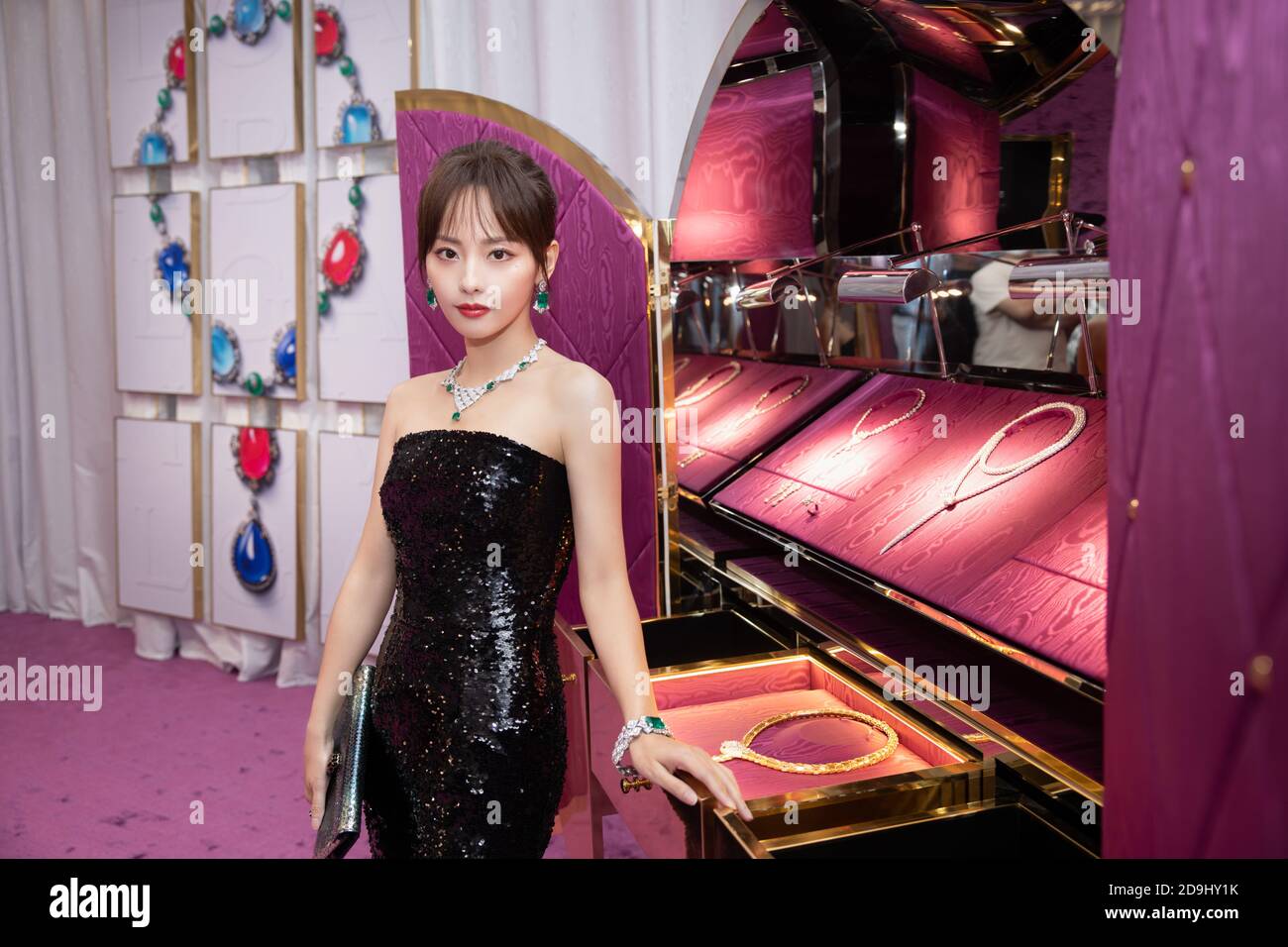 Die chinesische Schauspielerin Jenny Zhang nimmt an einer Aktivität der Luxusmarke BVLGARI in Peking, China, 12. Oktober 2020 Teil. Stockfoto