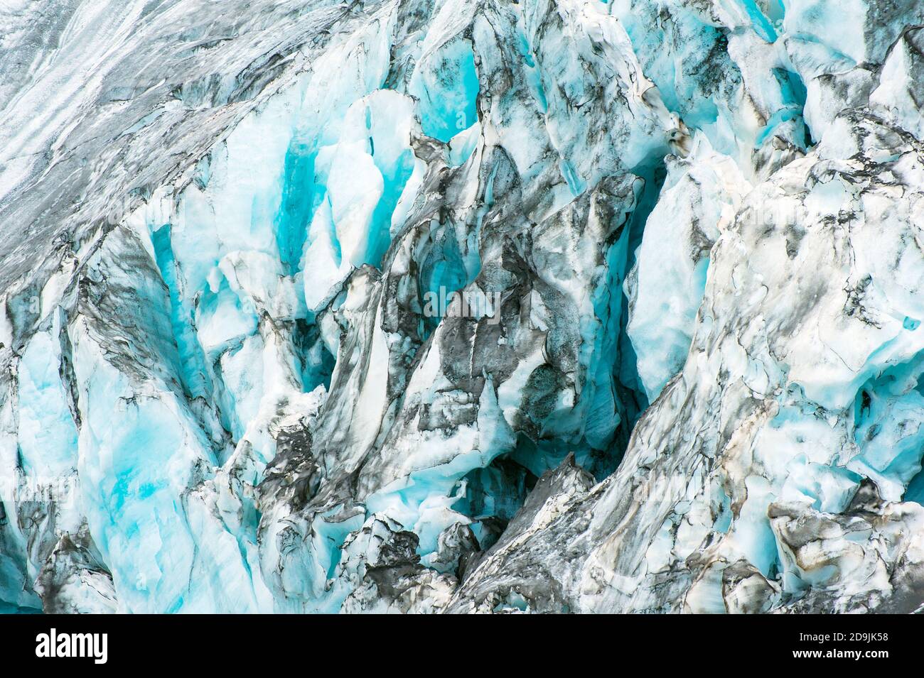 Detailreiches Foto vom isländischen Gletschereis mit einem unglaublich Lebendige Farben und eine schöne Textur Stockfoto