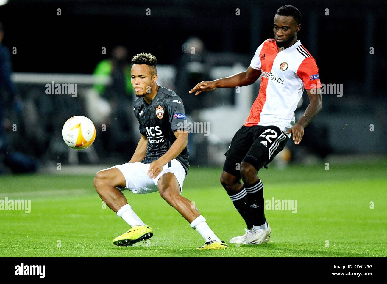 Chidera Ejuke von CSKA Moskva, Lutsharel Geertruida von Feyenoord während der UEFA Europa League, Gruppenphase, Gruppe K Fußballspiel zwischen Feyenoord P Stockfoto