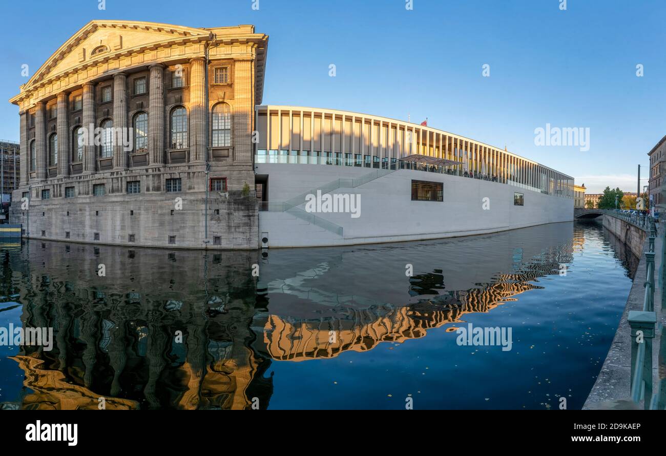 Pergamonmuseum , James Simon Galerie, Architekt David Chipperfield, neues Besucherzentrum am Kupfergraben, Eingang zum Pergamonmuseum, Museumsinsel, Stockfoto