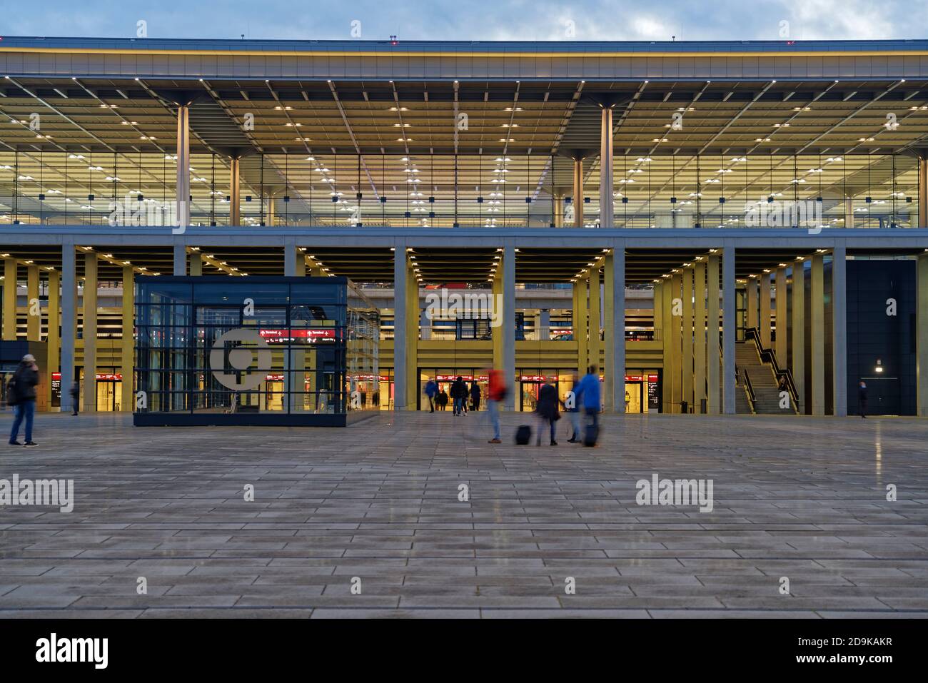 Flughafen Berlin Brandenburg BER. Inbetriebnahmen des BER, Terminal 1, am 31. Oktober 2020 wurde das neue Terminal 1 des Flughafens Berlin Brandenburg Stockfoto