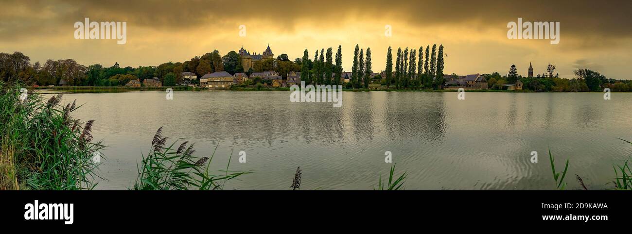 Combourg See, Chateau Combourg, Combourg, Bretagne, Frankreich Stockfoto
