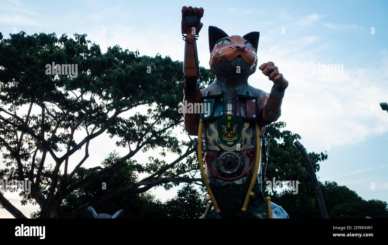 Außenansicht des Cats-Denkmals in der Innenstadt von Kuching, Malaysia. Aufgrund der Fülle von Katzen in der Gegend Kuching wird oft als "die Katzen Stadt" Stockfoto