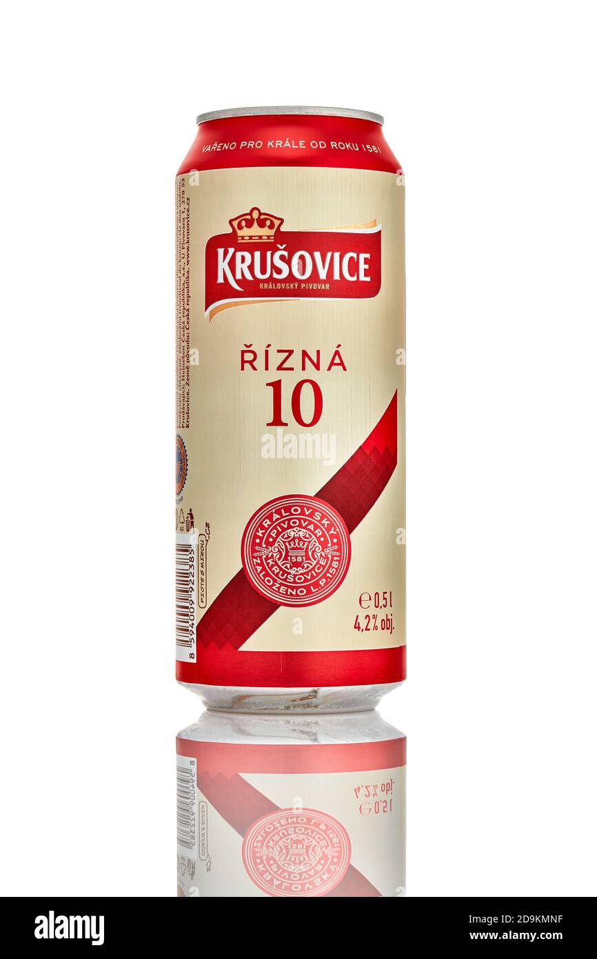 Dose von Krusovice Rizna 10 tschechisches Bier weißer Hintergrund. Köstliches Bier aus Tschechien. 21.06.2019, Rostow am Don, Russland. Stockfoto