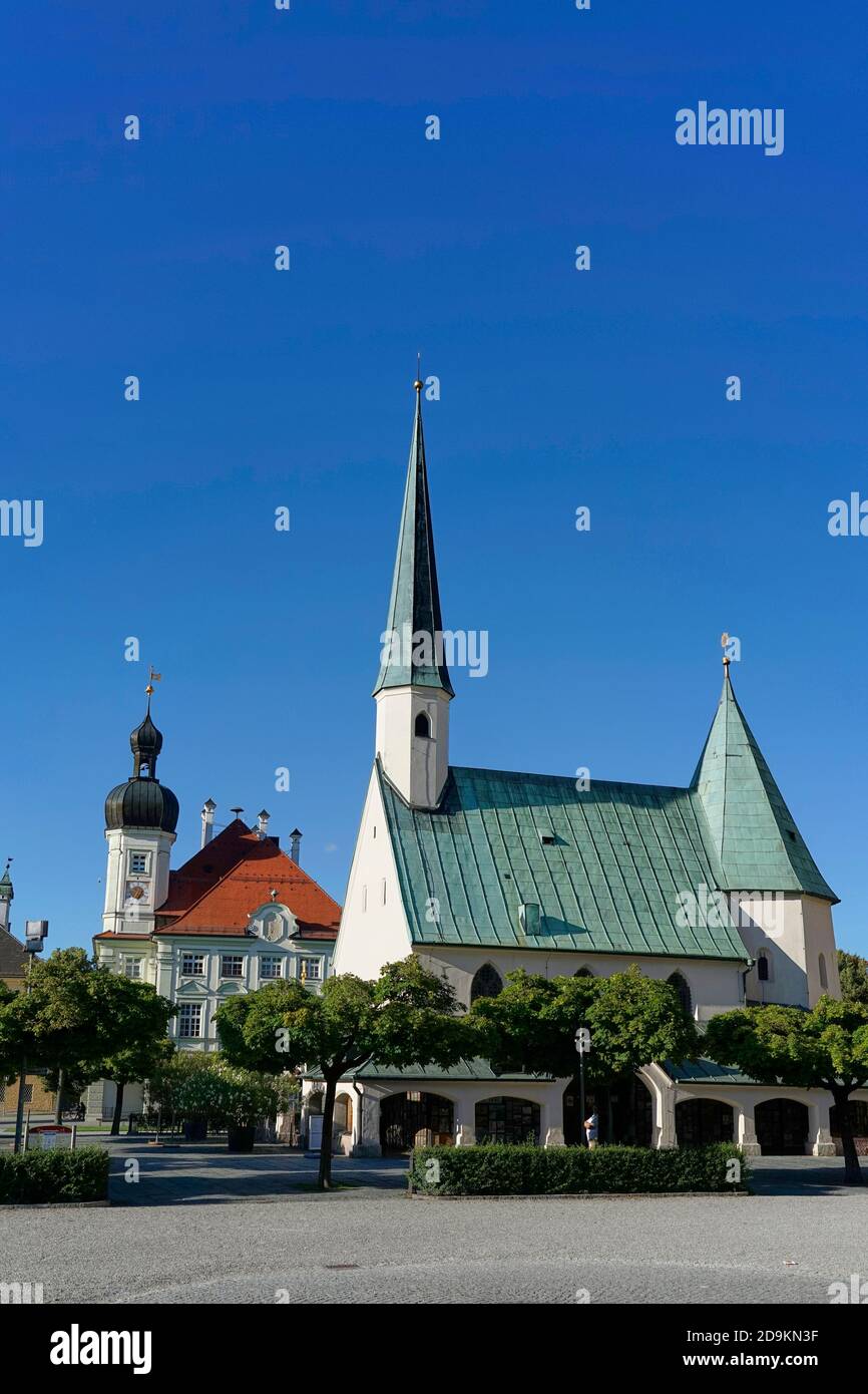 Deutschland, Bayern, Oberbayern, Altötting, Kapellplatz, Heilige Kapelle, Rathaus Stockfoto