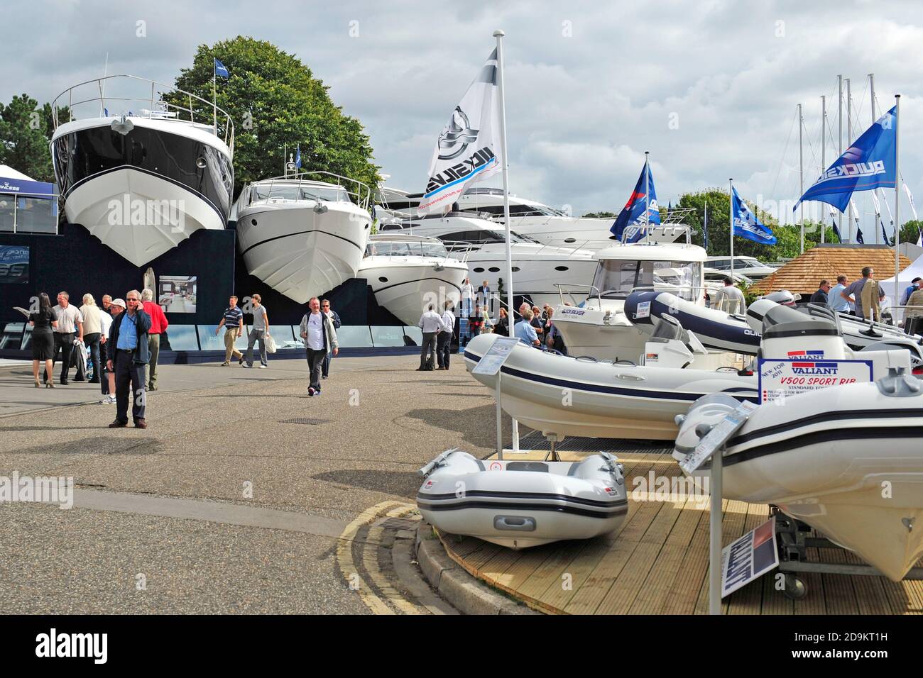 Auswahl an Booten zum Verkauf auf der Southampton Boat Show Stockfoto
