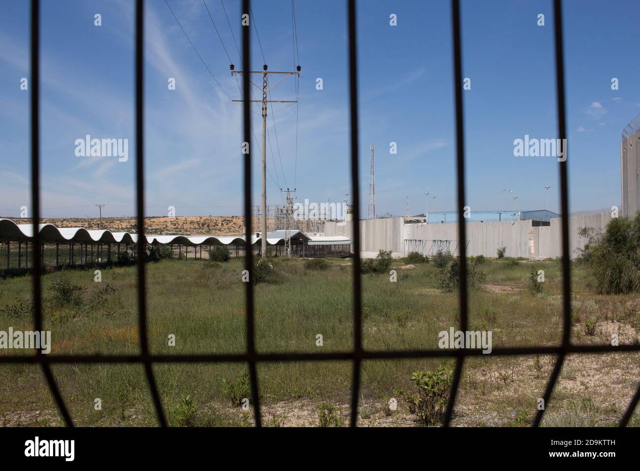 Die Mauer zwischen Israel und Palästina und die Sicherheitseinrichtungen Stockfoto